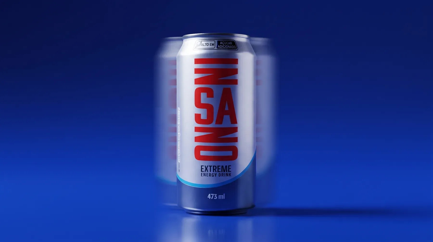 Lata Insano Extreme Energy Drink de 473 mL sobre fundo azul